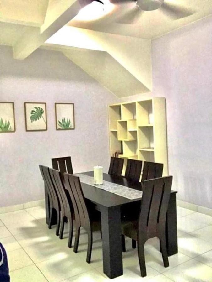 Oyo 90498 Homestay I
