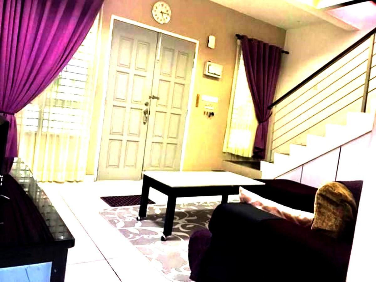 Hotel Oyo 90498 Homestay I 2*