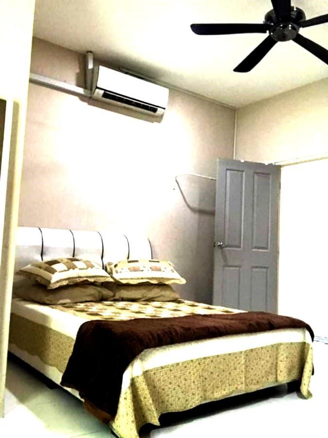 Oyo 90498 Homestay I Hotel